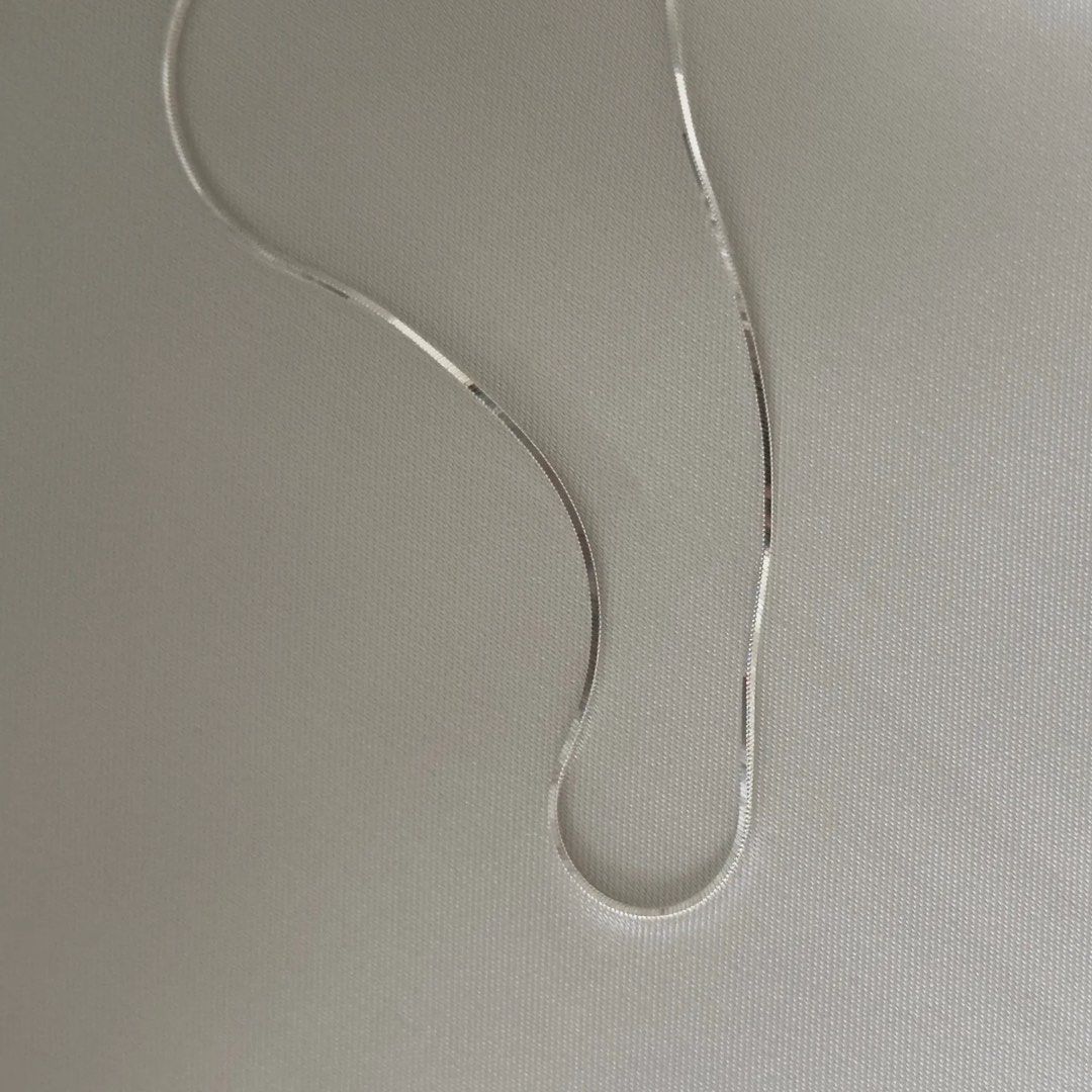 Thin necklace cord top