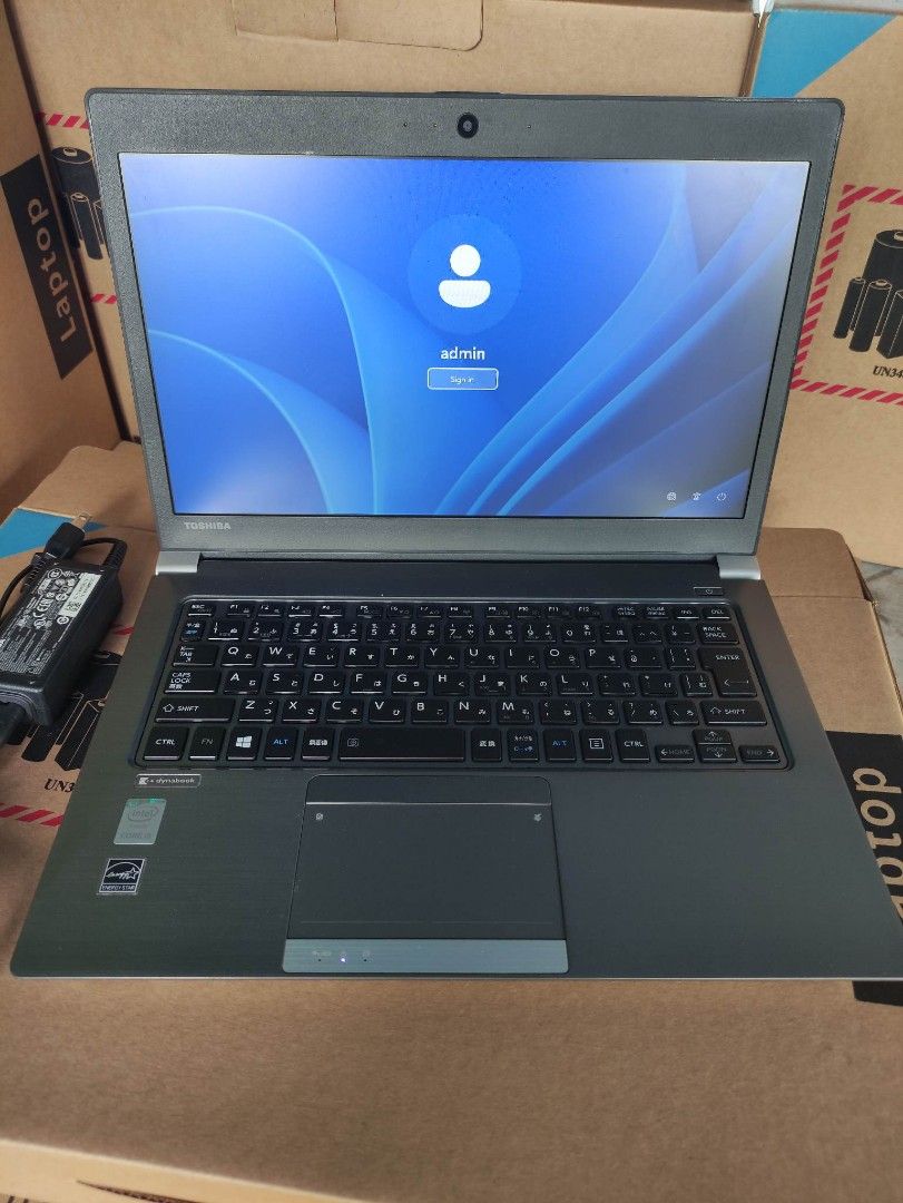 TOSHIBA R63 SLIM LAPTOP / CORE I5 5TH GEN / 8GB RAM / 256GB SSD