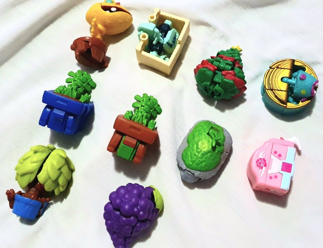 Transformers Botbots (Category: Designer & Blind Box Toys) located in Cainta. Submitted by origeetostore (Listing ID 1140446425, Image 2). Description: Botbots (loose) - never transformed, doubles - in good condition 1900p AS SET! Item location: Greenland Cainta Rizal Eastwood City *Buyer will handle the booking and shoulder the delivery fee for grab/lalamove MOP: GCash or BPI.