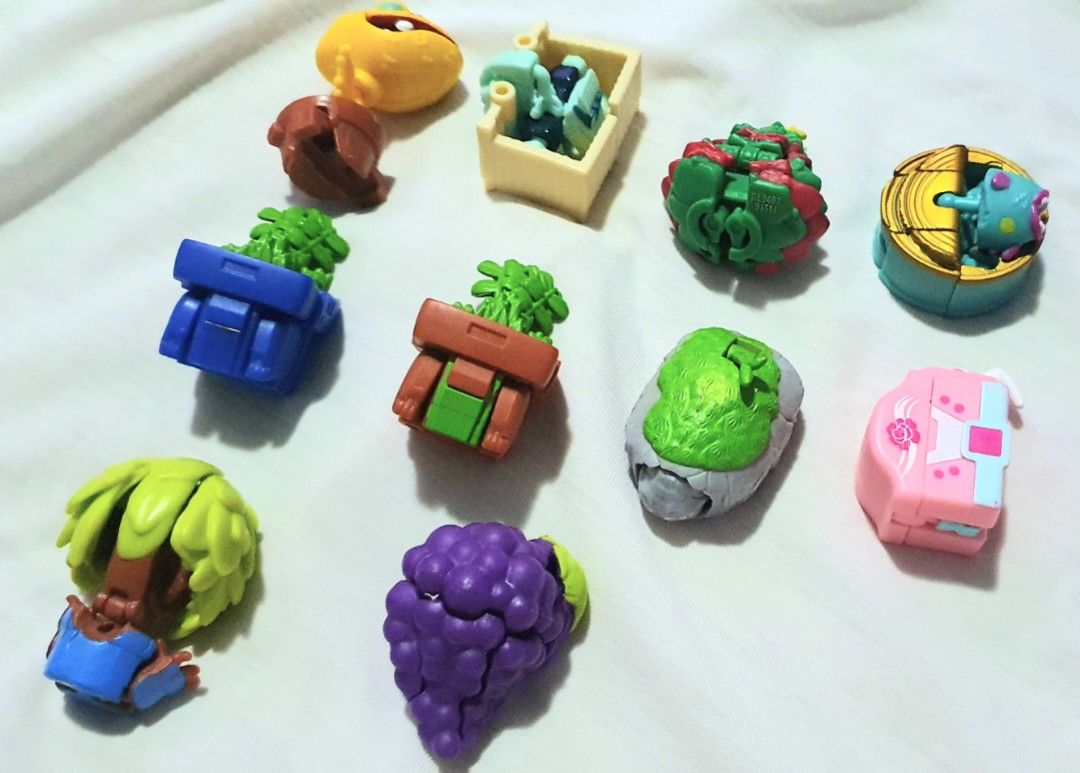 Transformers Botbots (Category: Designer & Blind Box Toys) located in Cainta. Submitted by origeetostore (Listing ID 1140446425, Image 1). Description: Botbots (loose) - never transformed, doubles - in good condition 1900p AS SET! Item location: Greenland Cainta Rizal Eastwood City *Buyer will handle the booking and shoulder the delivery fee for grab/lalamove MOP: GCash or BPI.