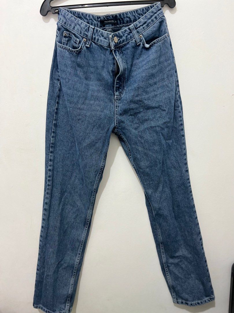 Trendyol Denim Jeans (Category: Jeans) located in Sogod. Submitted by beeeeehhhh (Listing ID 1251455530, Image 1). Description: Branded Never Use Size : 28-29.