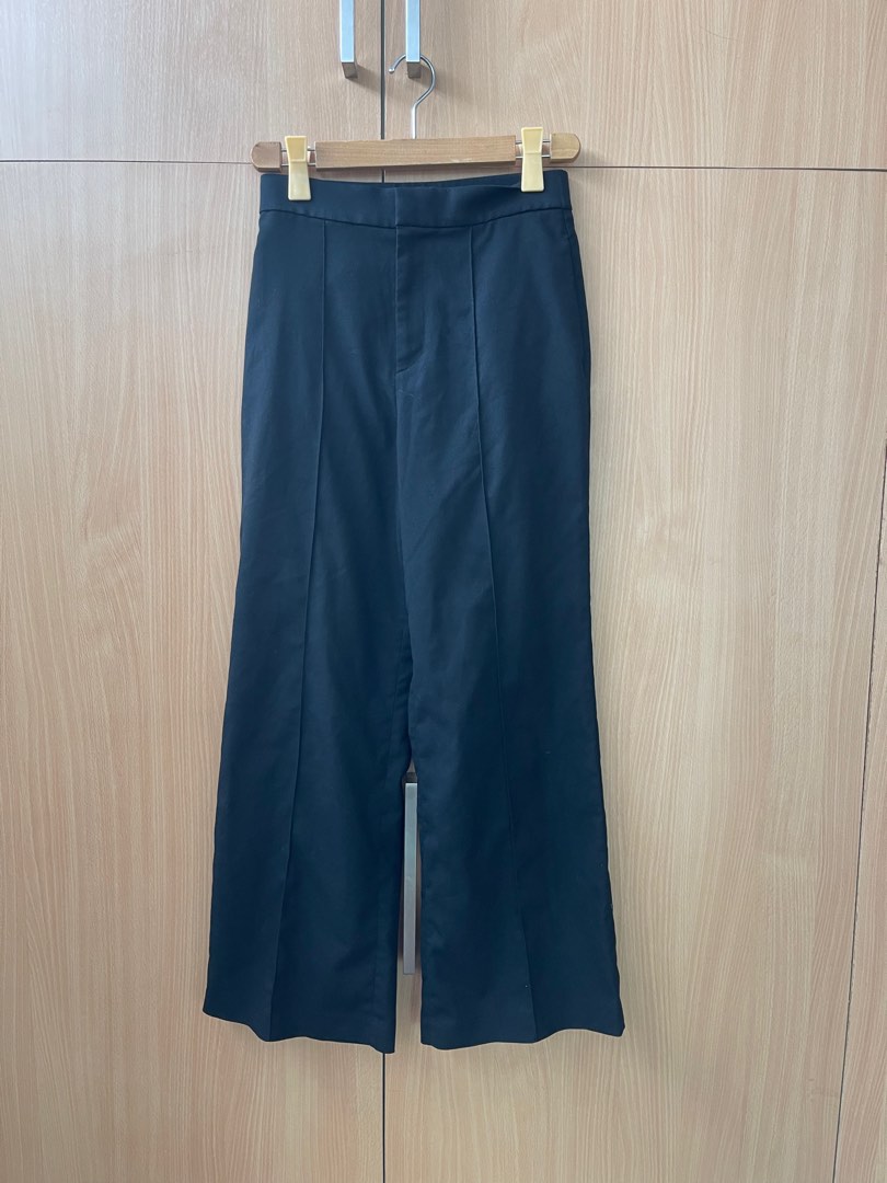 Uniqlo pants on Carousell