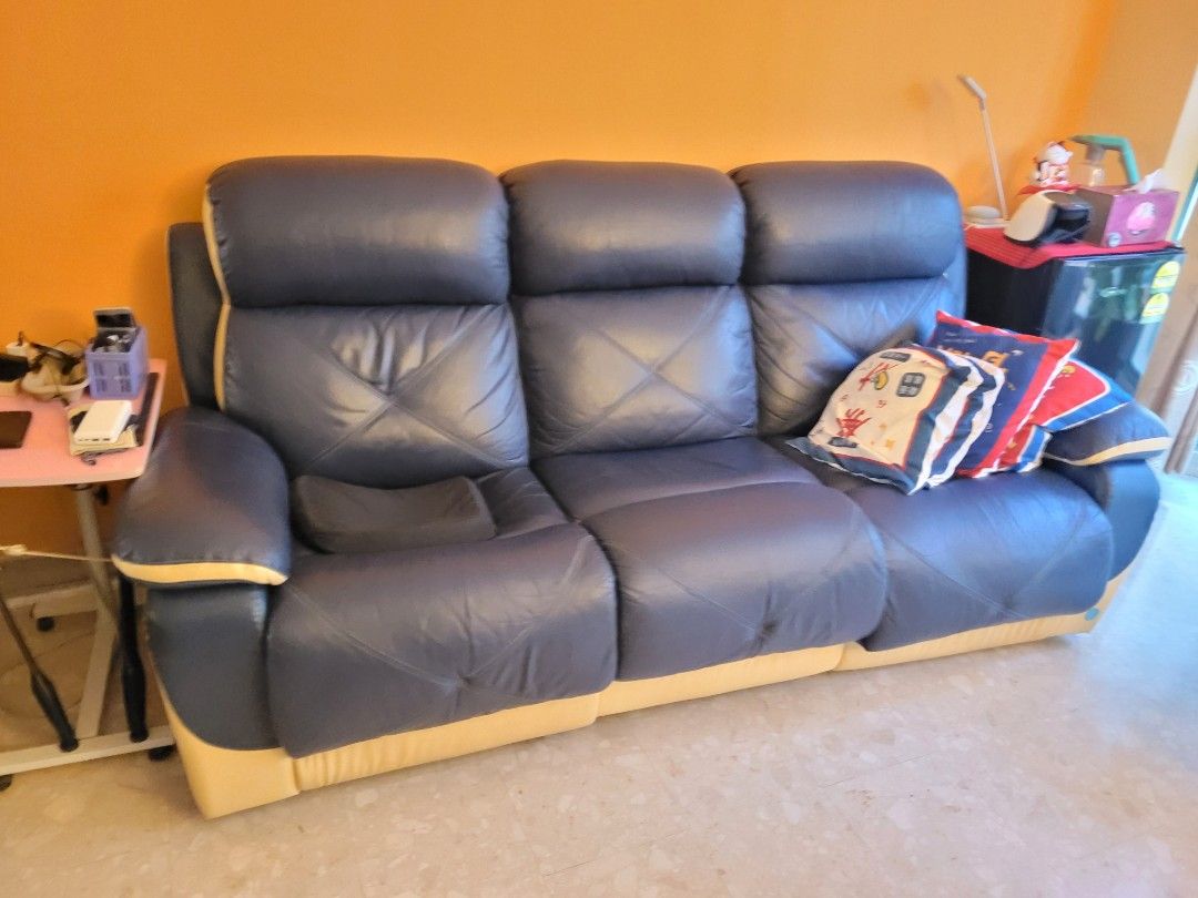 Used recliner sofa 2025