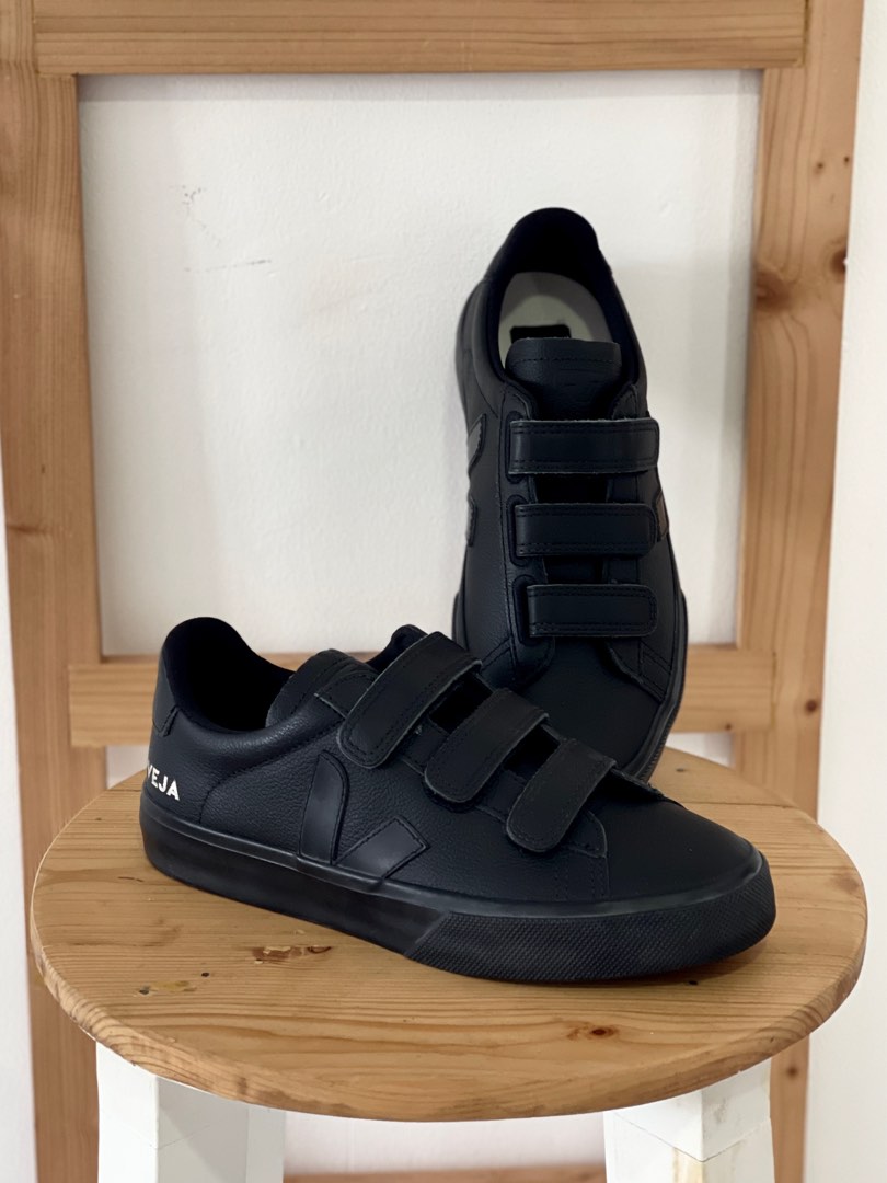 Veja all black 2025