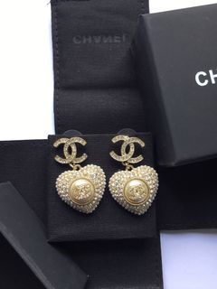 Vintage earrings new brand Chanel