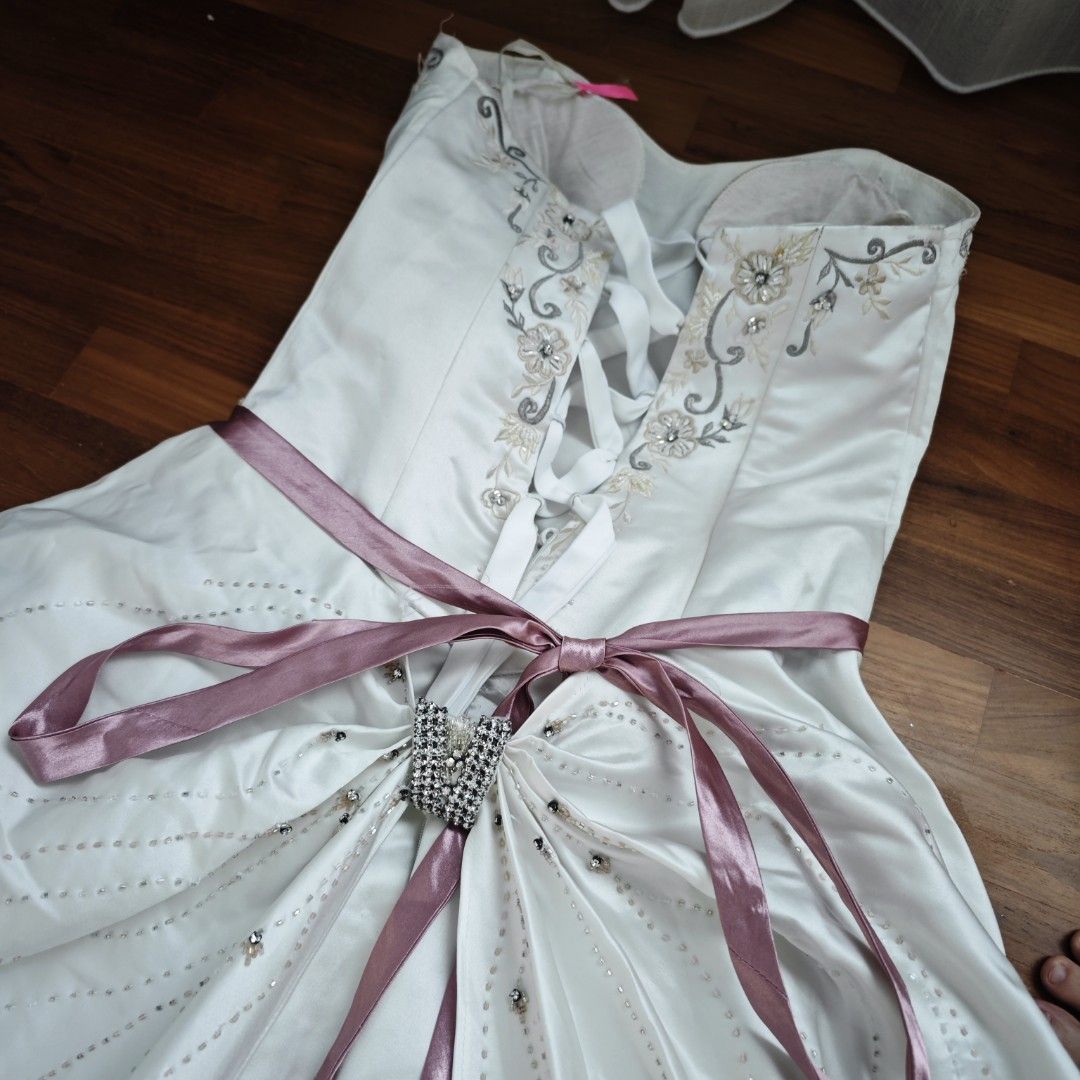 Wedding Gown (2nd hand), Women's Fashion, Dresses u0026 Sets, Evening dresses u0026  gowns on Carousell