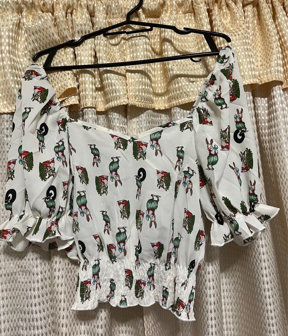 White Printed top (BKK) (Category: Blouses) located in Makati City. Submitted by sam_265 (Listing ID 1251396100, Image 2). Description: Brand new. Never used with tag pa. RFS: too big for me. .