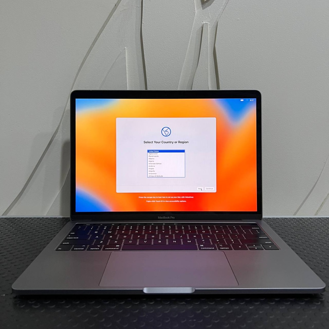 2019 Macbook Pro 13 inch (Four Thunderbolt 3 ports, 16GB memory, 500GB ...