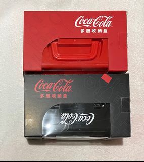 可口可樂多層收納箱 只剩黑色一個。