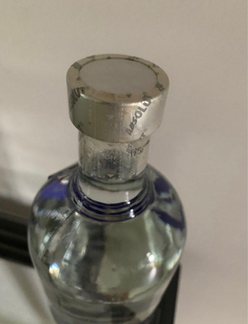 Absolut Vodka 1L, Food & Drinks, Alcoholic Beverages on Carousell