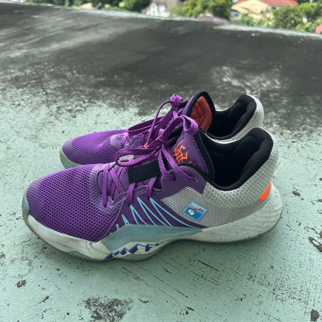 ADIDAS BASKETBALL SHOES DON ISSUE 1, Men's Fashion, Footwear, Sneakers on  Carousell