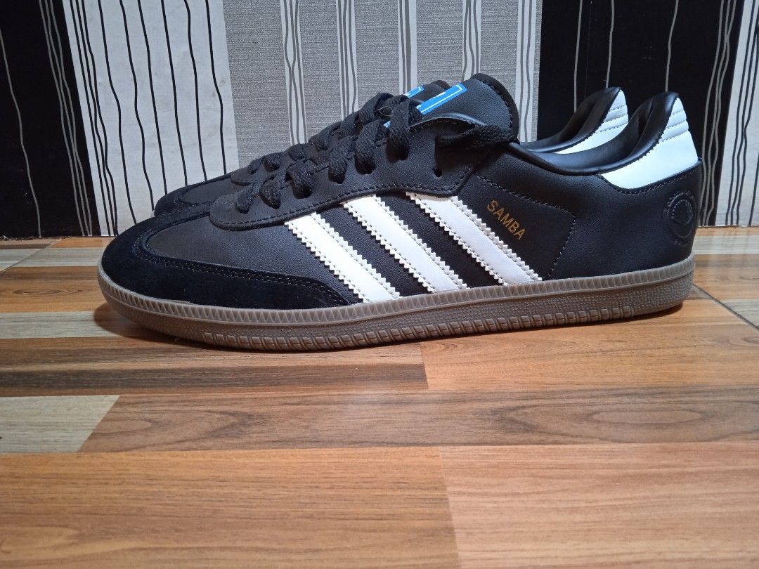 Adidas Samba og black white gum, Fesyen Pria, Sepatu , Sneakers di