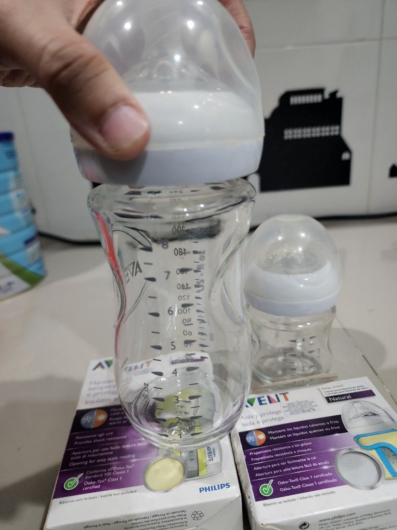 AVENT Glass Bottle and Sleeve