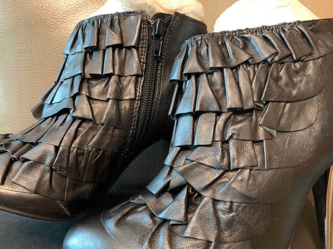 Bcbg hot sale snakeskin booties