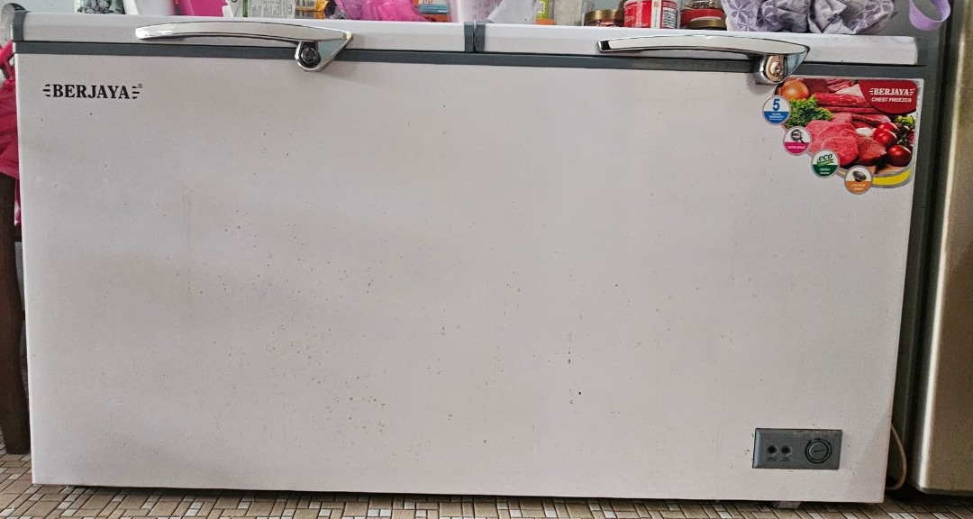 BERJAYA Chest Freezer 423L (Top Opening) 2 Door CFSD500A, TV & Home
