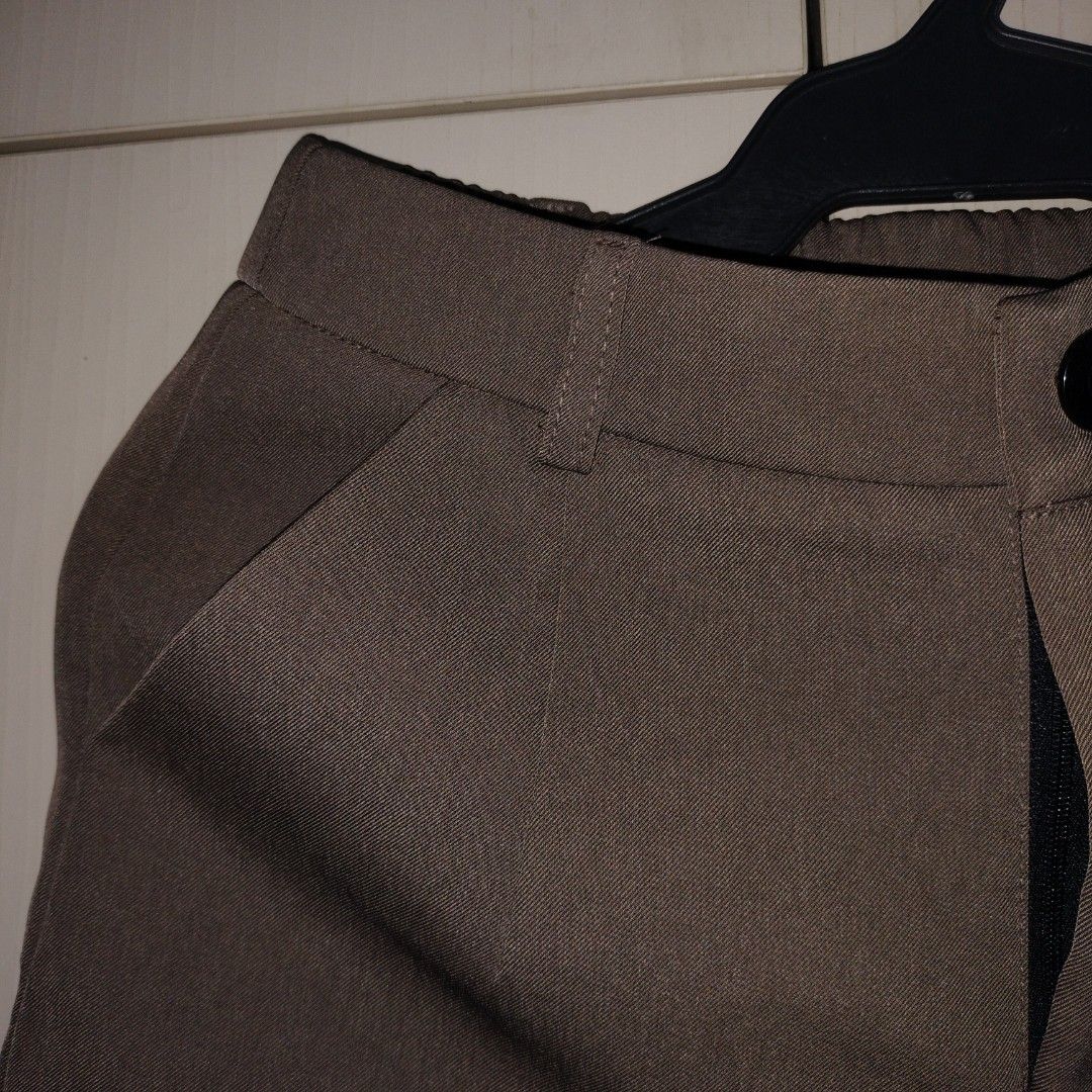 [BNWT] Brown High Waist Shorts (Category: Shorts) located in Quezon City. Submitted by closetdecluttered (Listing ID 1251649017, Image 3). Description: >> fits 25-26 waist.