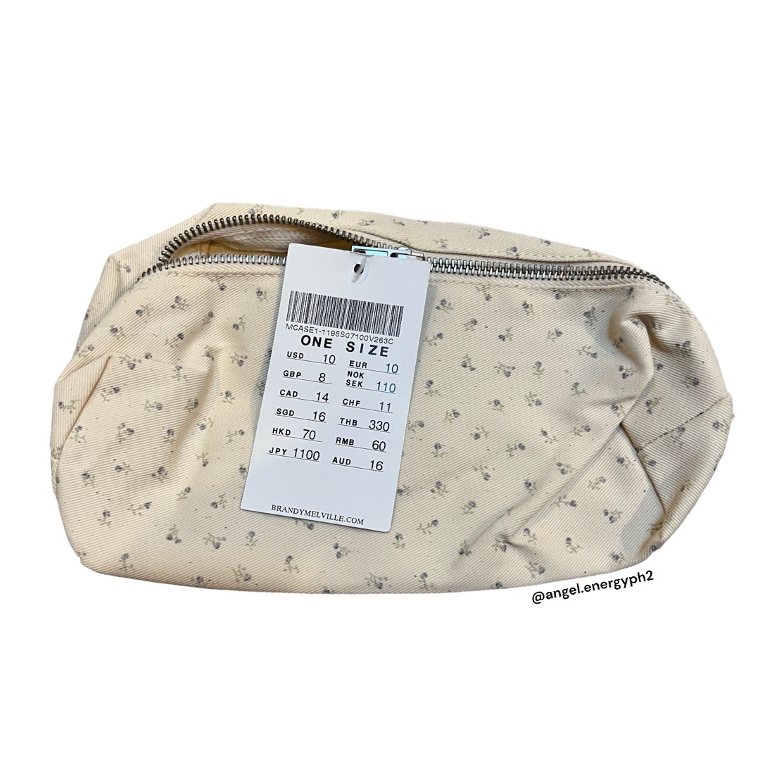 Brandy Melville ~ Floral white pouch on Carousell