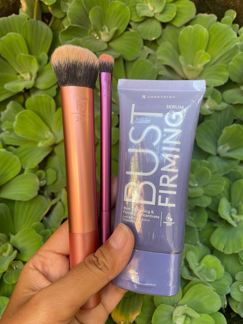 Brush real techniques 301 eye brush + real techniques 200 + serum