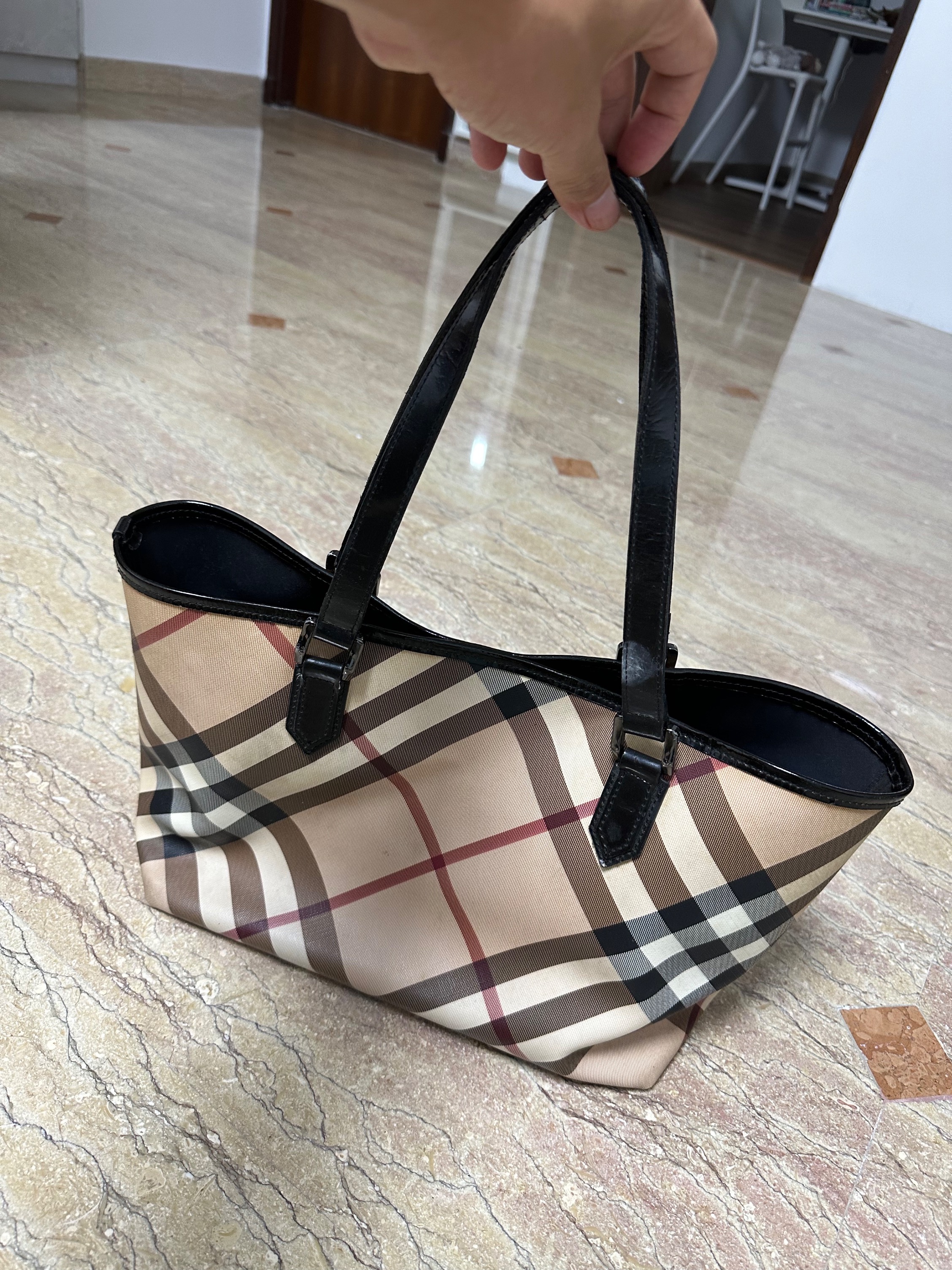 Burberry tote bag 2020 clearance