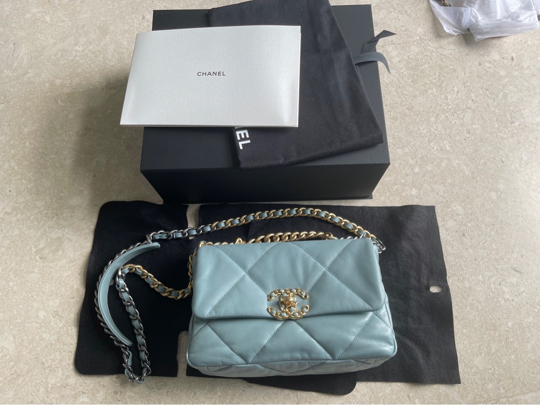 Chanel 19 Chanel bag 19 mini Blue Golden Light blue Turquoise Leather  ref.225241 - Joli Closet