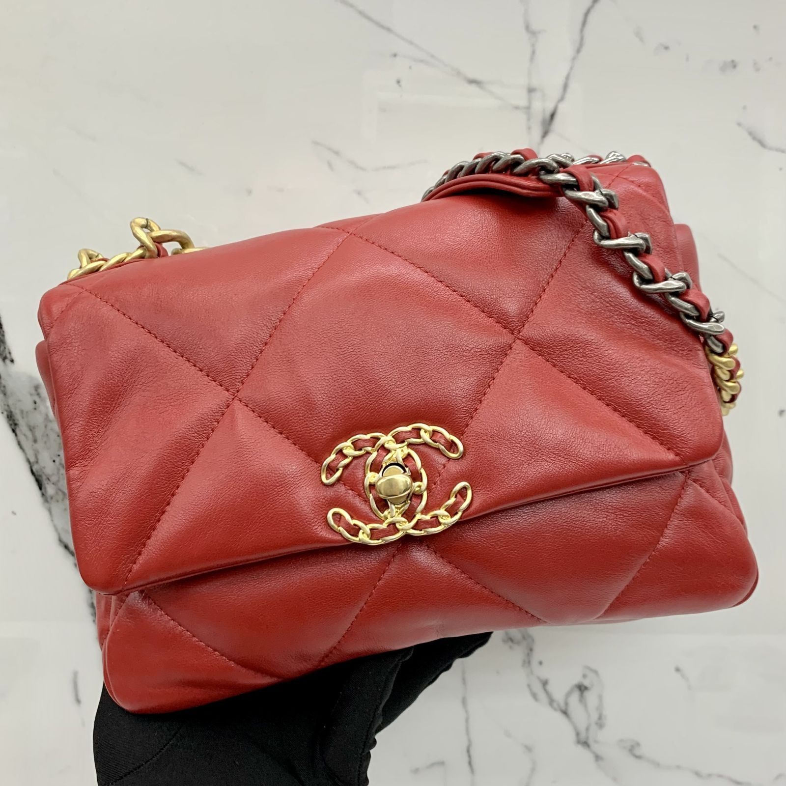 CHANEL AS1160 RED CHANEL 19 SMALL NO 30 W/CARD SHOULDER BAG 237026022 AL