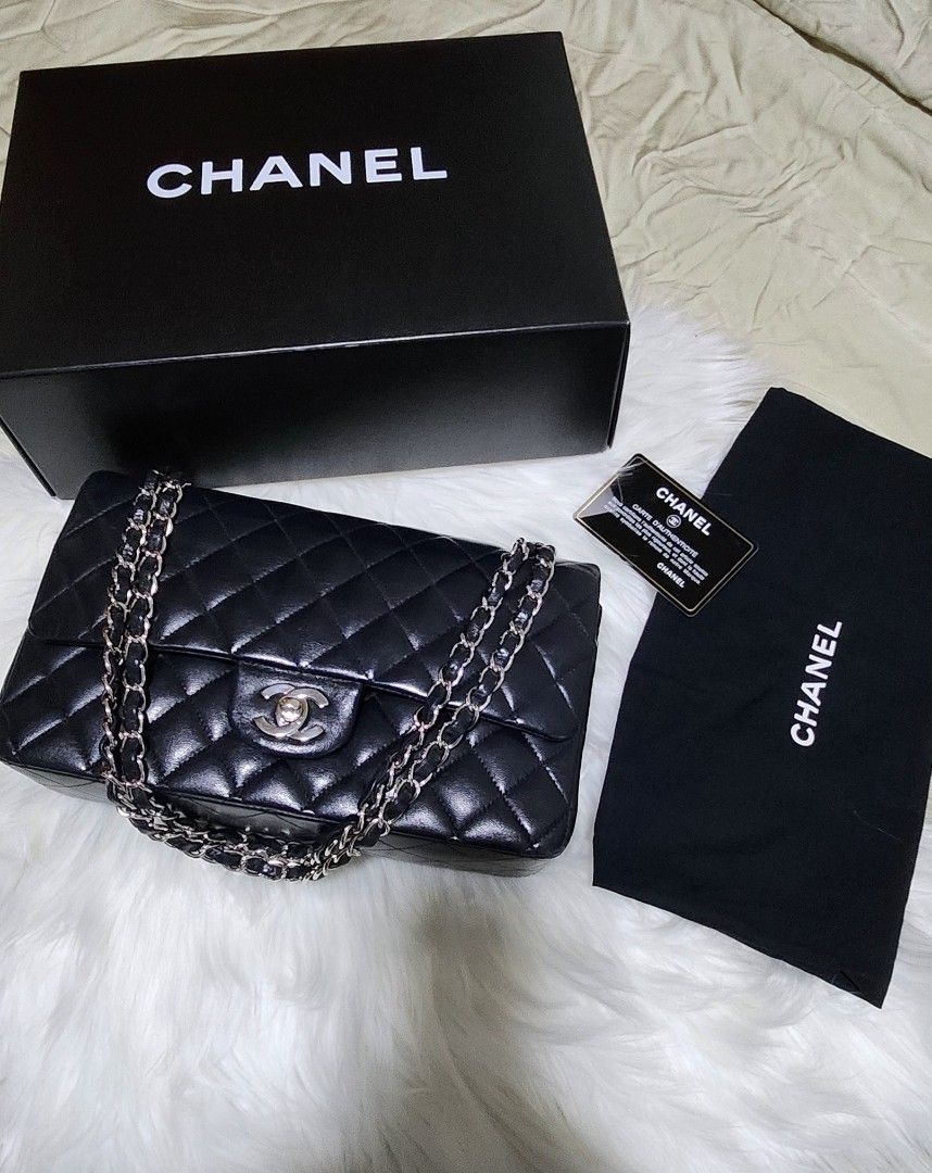 Chanel (Category: Bags & Wallets) located in Singapore. Submitted by bagstoluv (Listing ID 1251622435, Image 1). Description: Selling preloved authentic classic flap medium lambskin. Excellent condition in very puffy quilts. view prior to committing at my place. Deal only when both parties are happy. A great choice you won't regret, very pretty piece irl. Bag is lovingly maintained. Hope to go to someone who's able to clock more miles with her 🥰