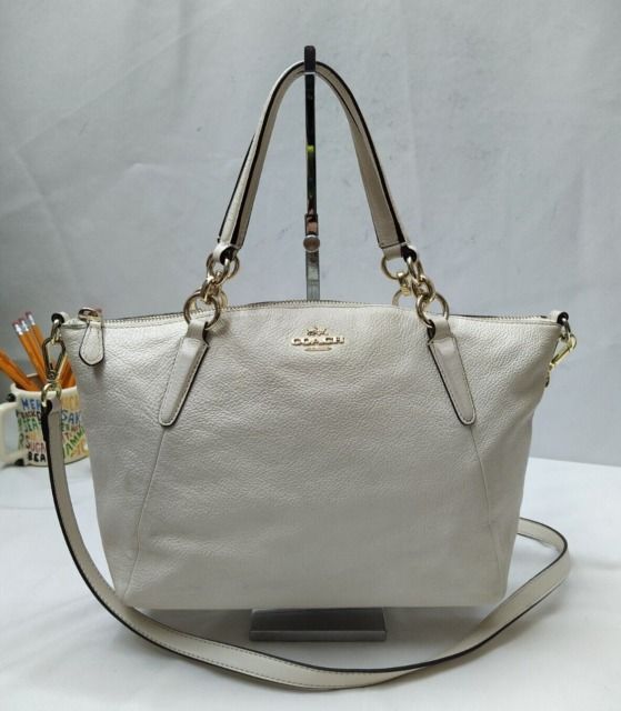 Coach small kelsey deals crossbody in pebbled leather
