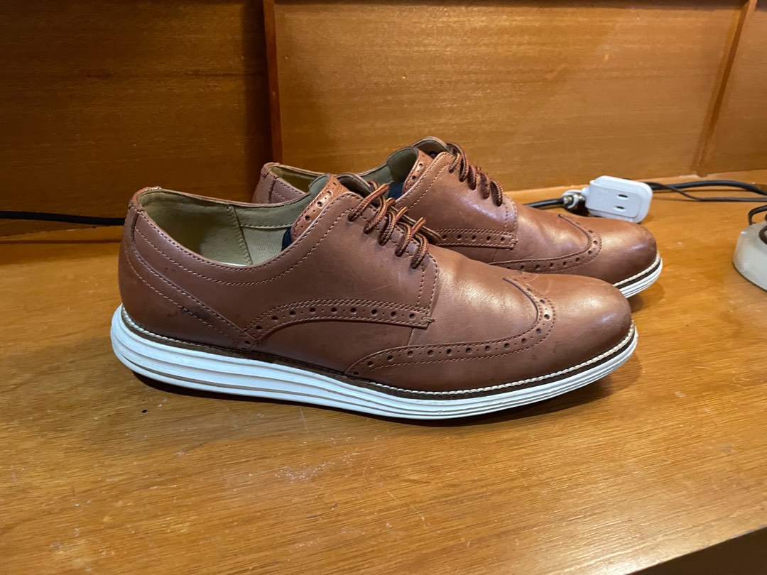 Cole Haan wing tip size 12 brown leather glosstype & comfort insole with minor issue last photo