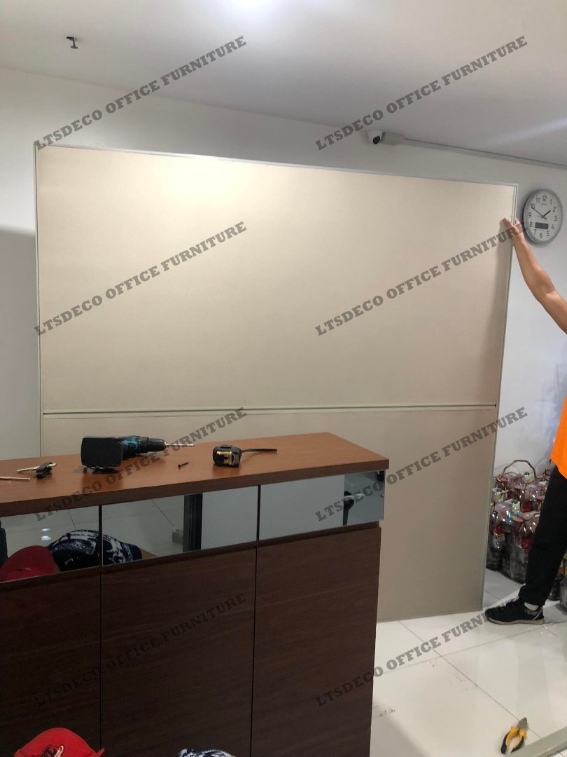 Counter Table Office Partition on Carousell