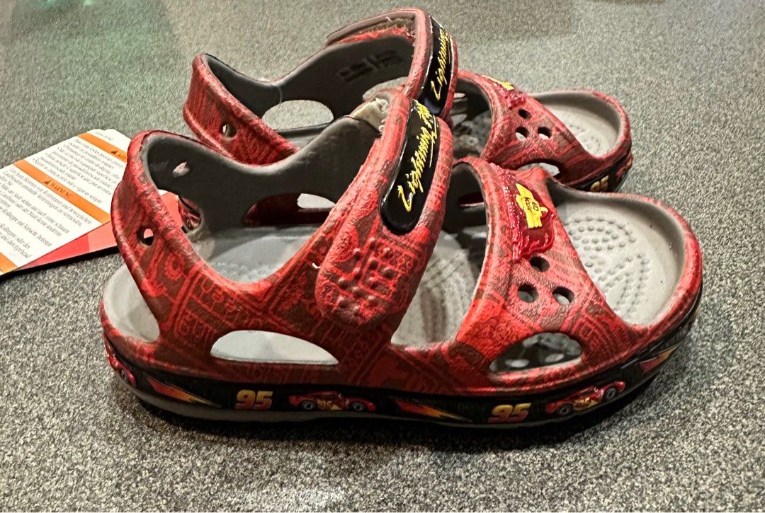 Croc wheelies top