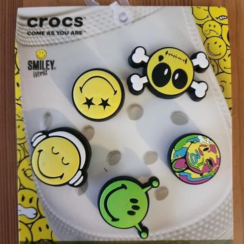 Crocs charms canada online
