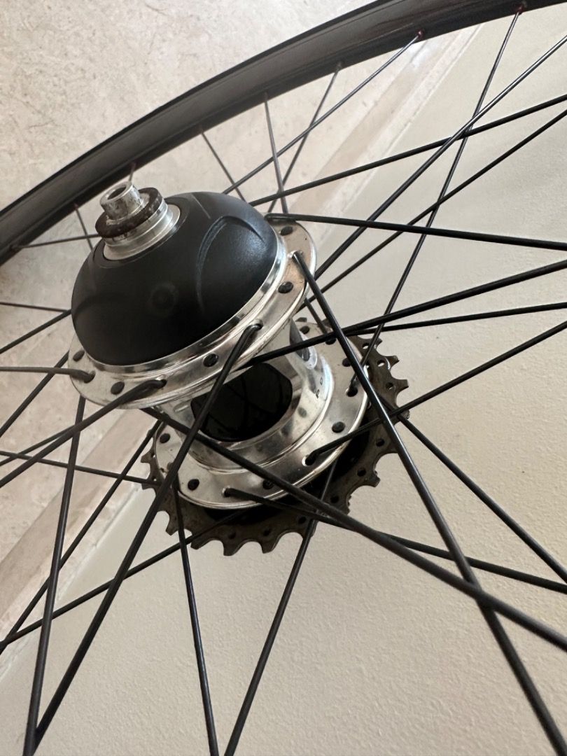 CycleOps power meter hub with cassette and carbon rim, Sports Equipment