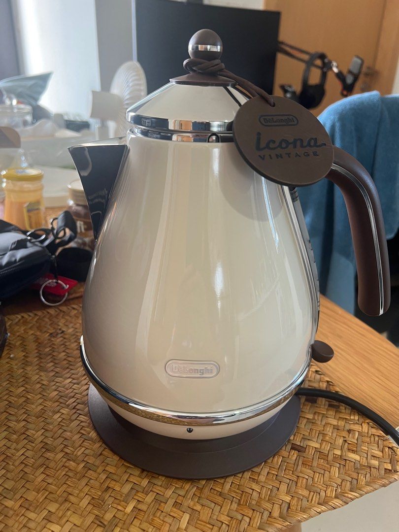 Delonghi Icona Vintage in Beige, TV & Home Appliances, Kitchen
