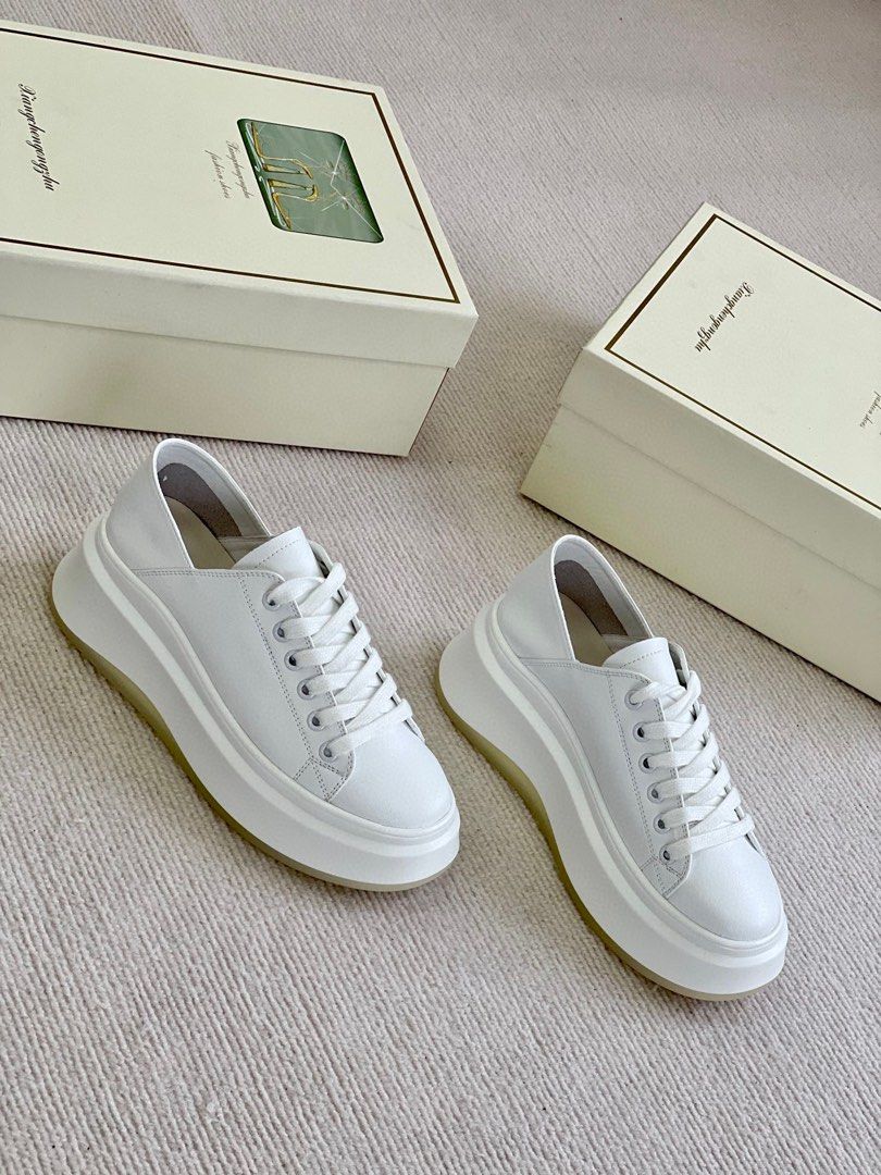 White ecco sneakers top