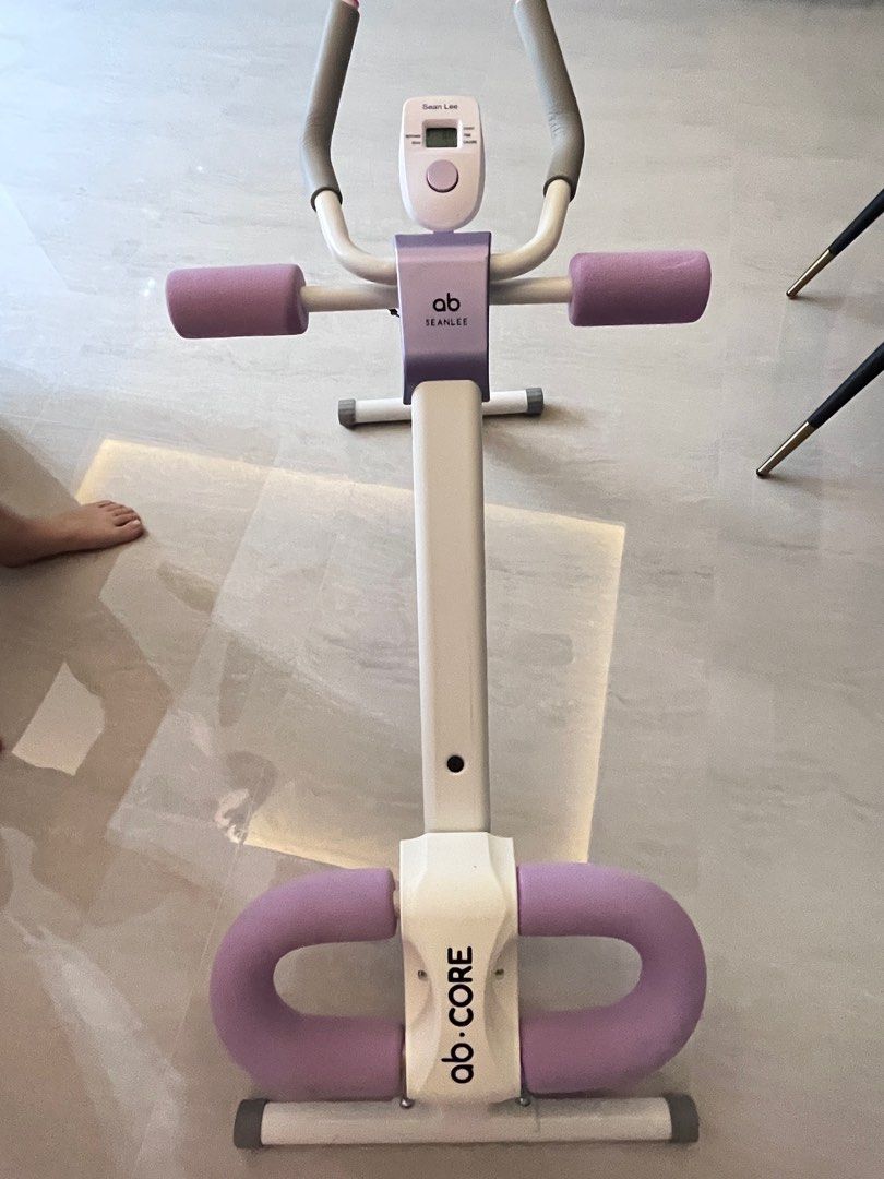 Exercise machine (Category: Cardio & Fitness Machines) located in Singapore. Submitted by leonsoo (Listing ID 1251570579, Image 2). Description: 90% new, use only 2-3 times. Sell because no more space in store room.