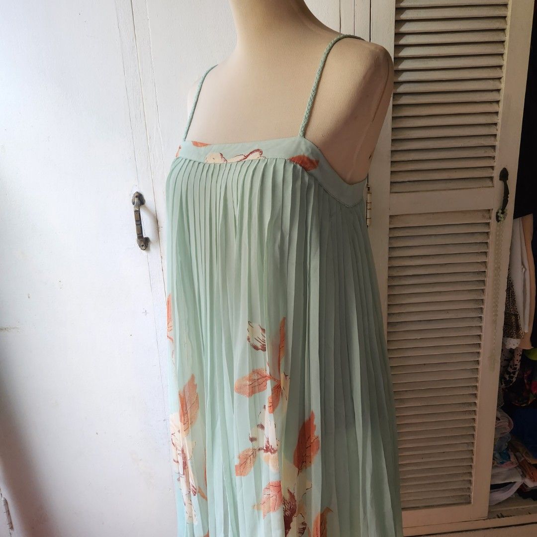 F21 Forever 21 Turqoise Light Green Pleated Summer Dress, Women's Fashion,  Dresses & Sets, Dresses on Carousell