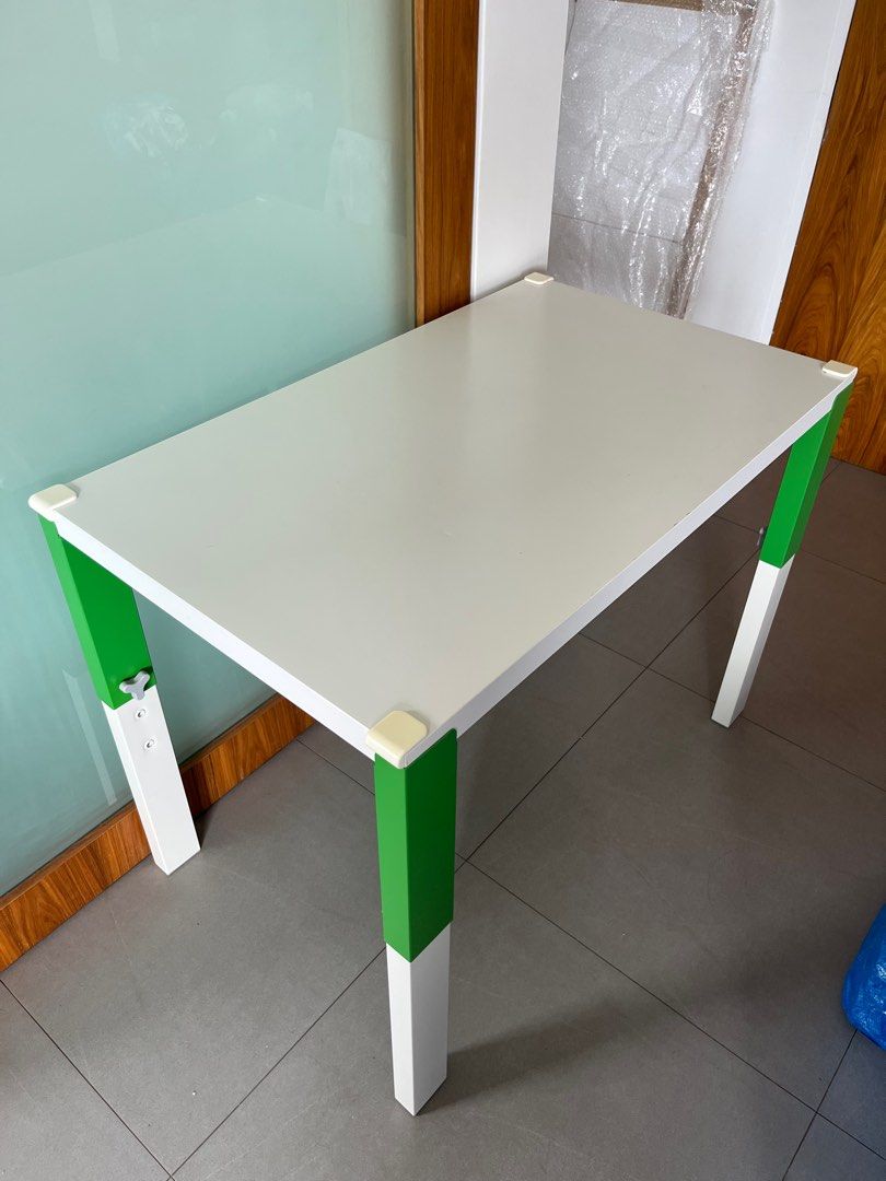 Freedesk small deals