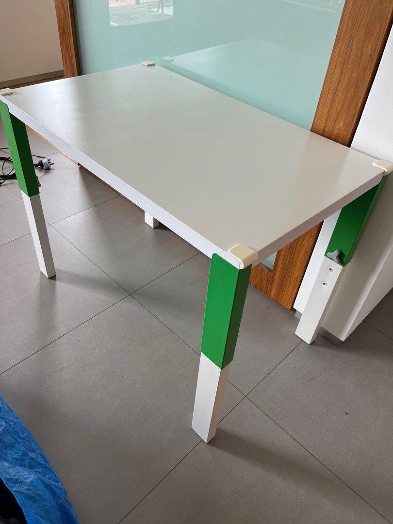 Freedesk small deals