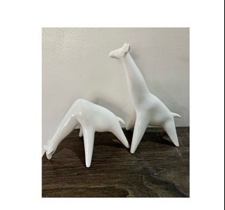 Giraffe ceramic figurine