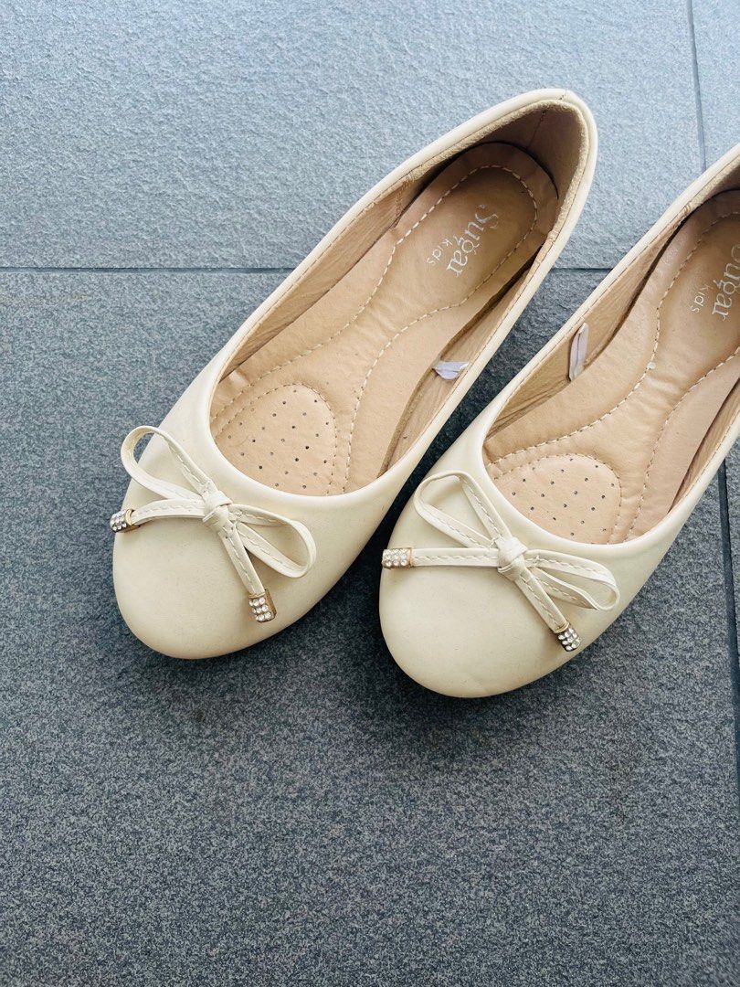 Girls clothes and shoes discount
