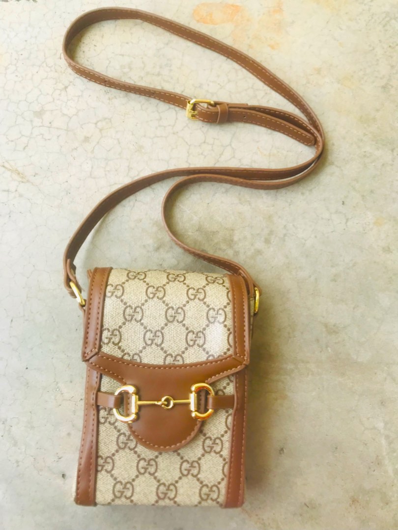 Gucci Sling Bag Pouch Bag with Magnetic Clip, Luxury, Bags & Wallets on  Carousell