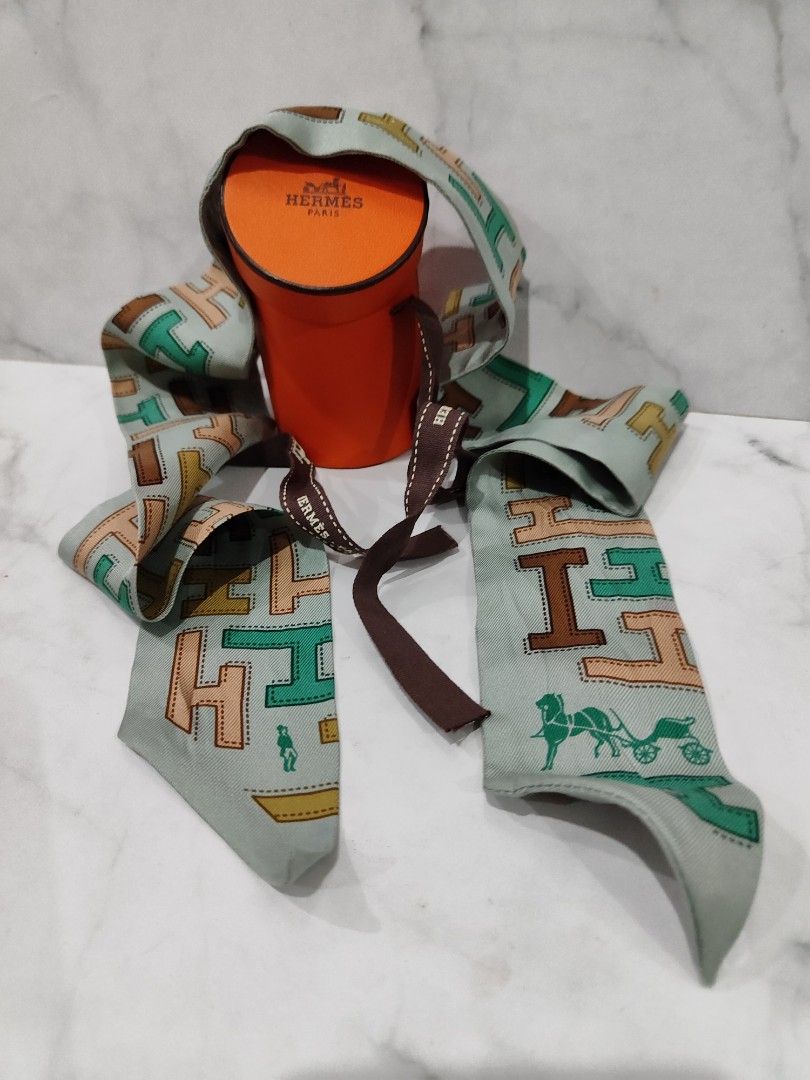 hermes twilly authentic logo H, Barang Mewah, Aksesoris di Carousell