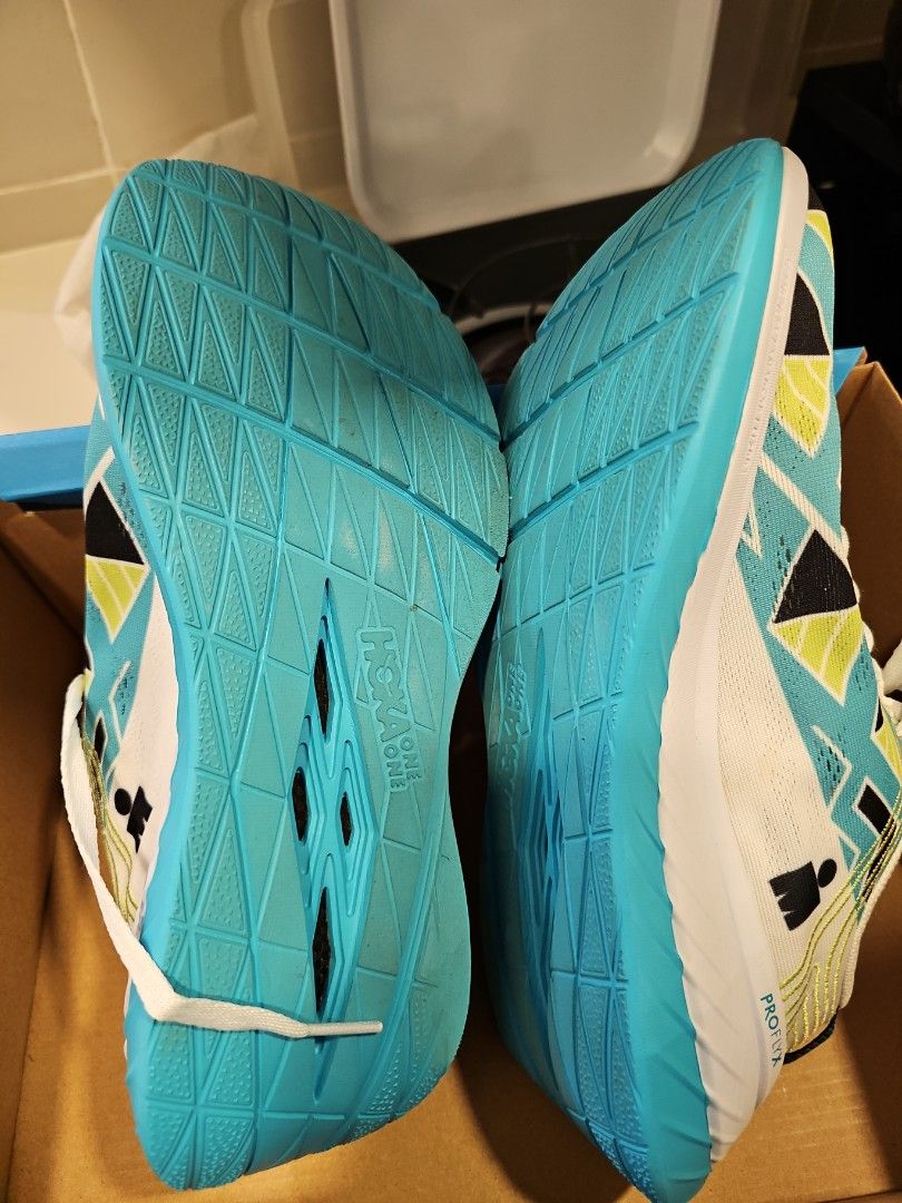 Hoka one one top kona