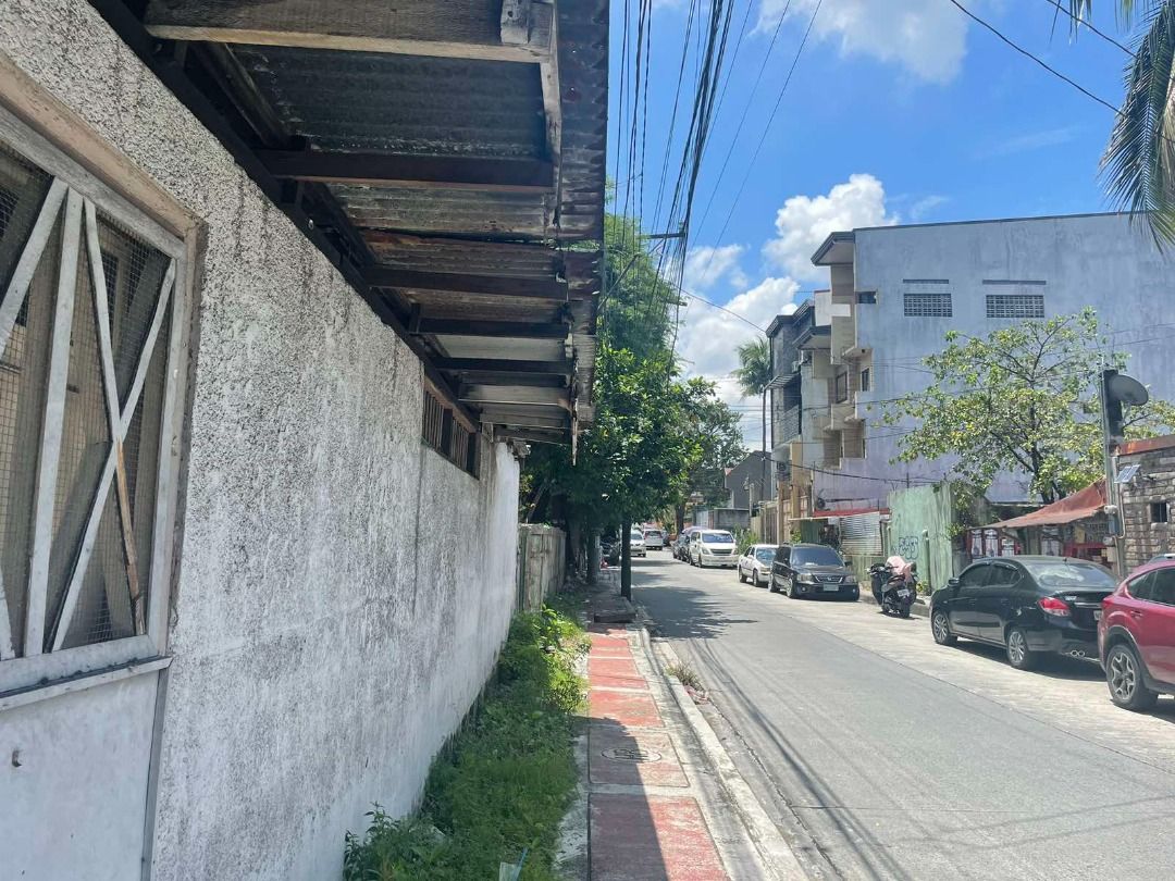 HOUSE AND LOT FOR SALE IN BRGY. VETERANS VILLAGE PROJECT 7 QUEZON CITY