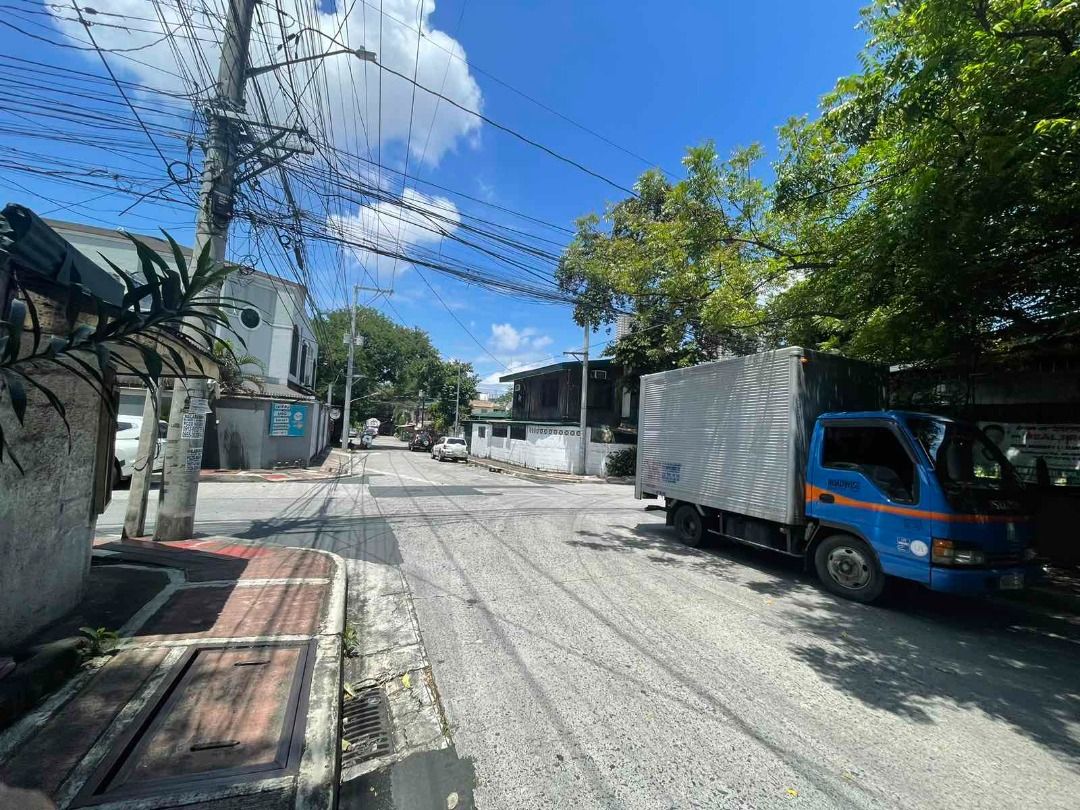 HOUSE AND LOT FOR SALE IN BRGY. VETERANS VILLAGE PROJECT 7 QUEZON CITY