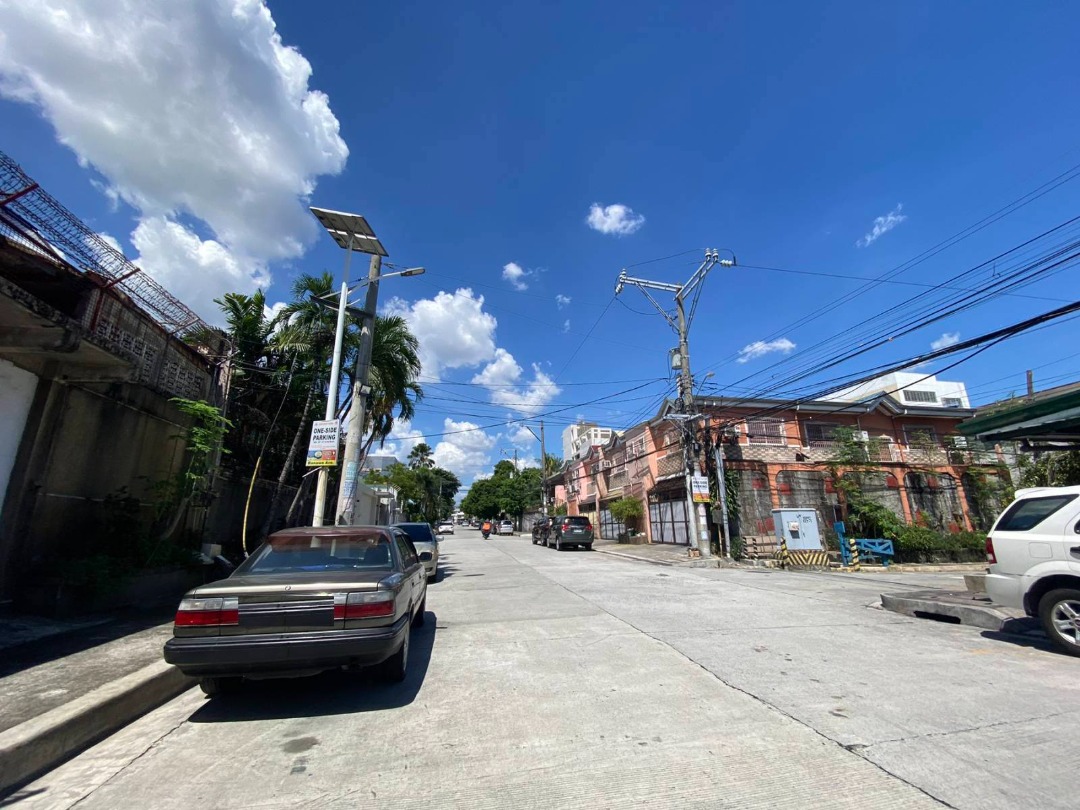 HOUSE AND LOT FOR SALE IN BRGY. SIENNA STA. MESA HEIGHTS QUEZON CITY