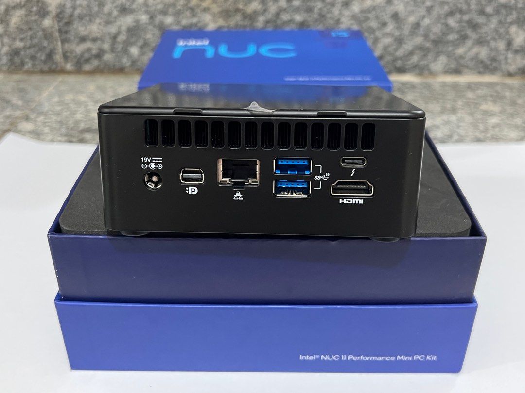 256gb Ssd Intel Nuc Mini Pc - Core i5, 8GB, 256GB, Win10Pro