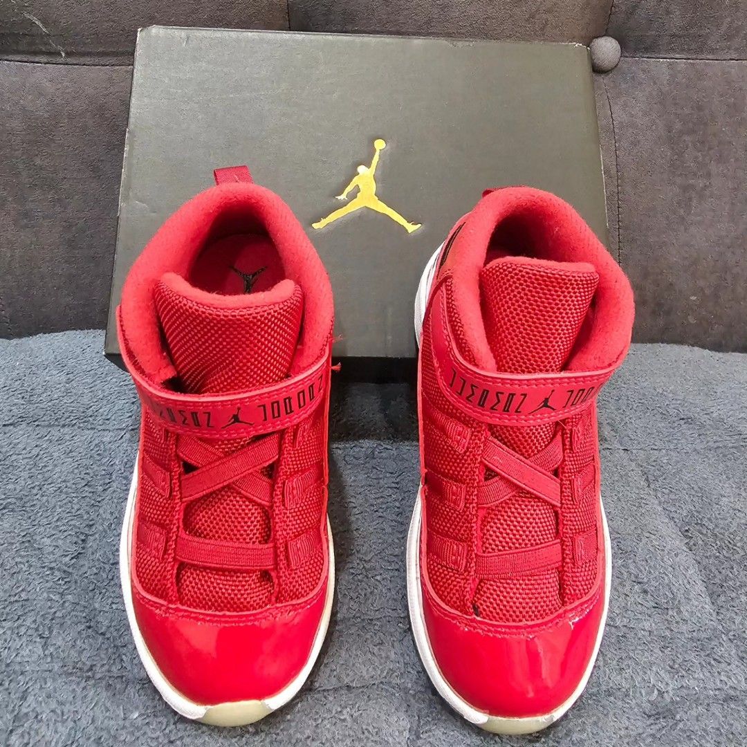 Jordan retro 11 red kids deals