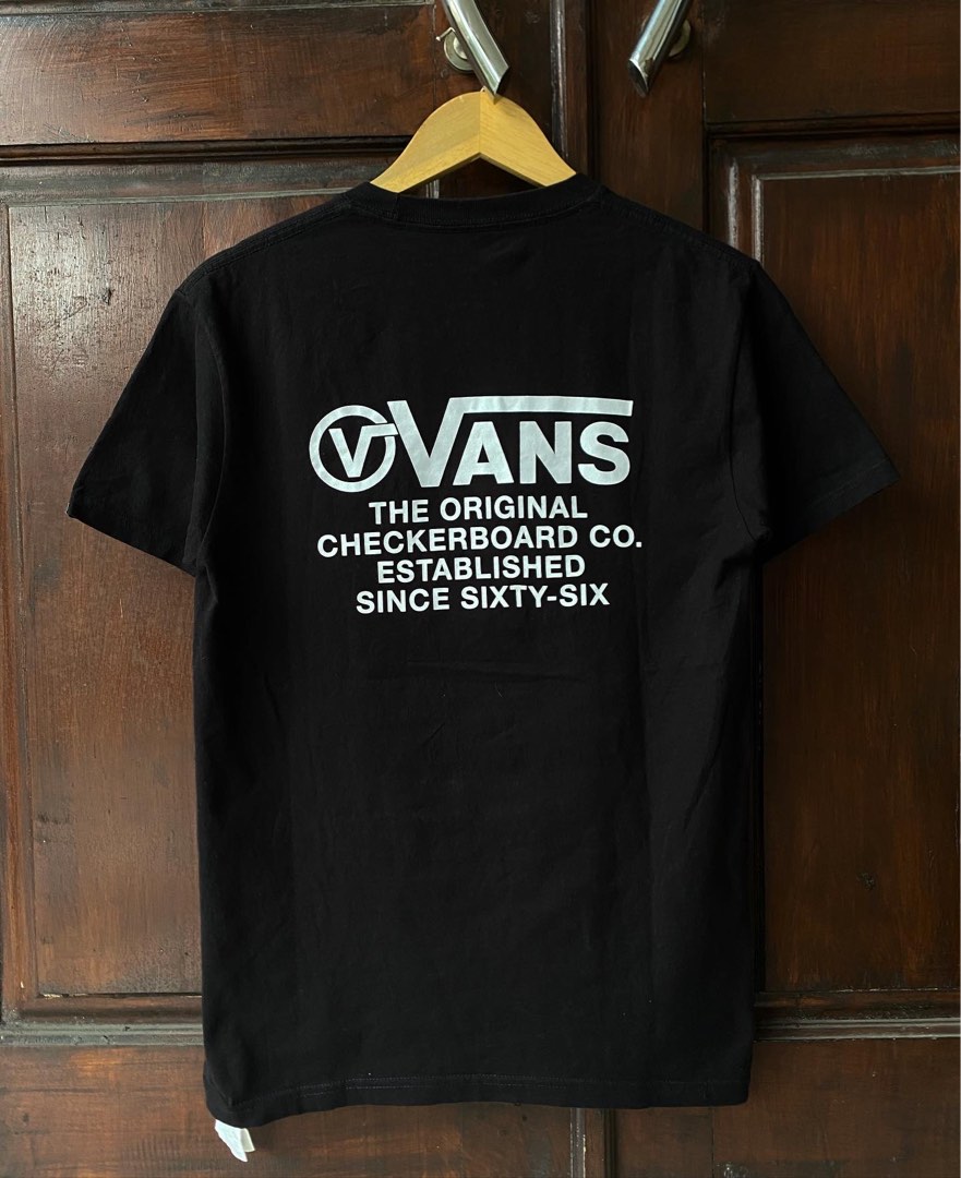 Kaos vans original Fesyen Pria Pakaian Atasan di Carousell
