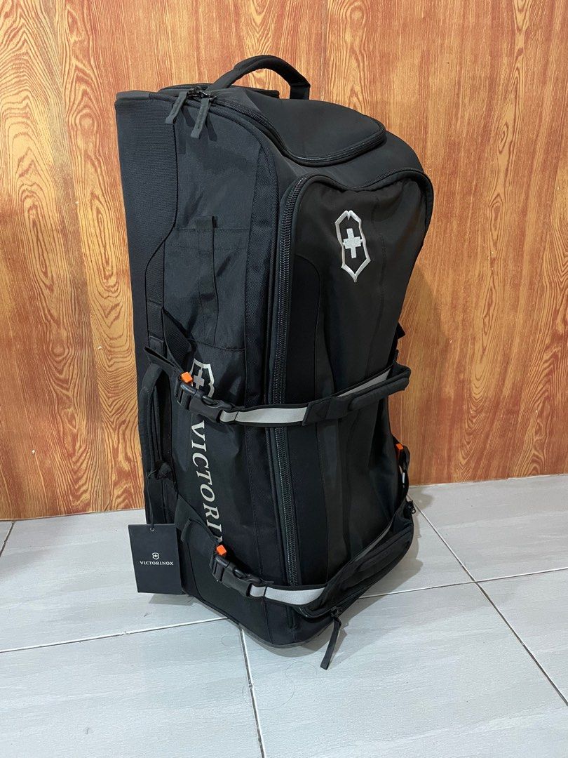 Victorinox alpineer sale duffle
